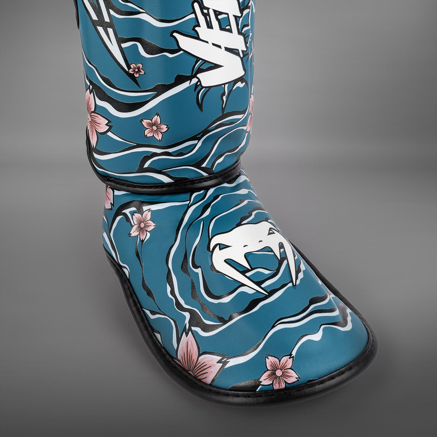 Venum x Tawanchay Scheenbeschermers – Blauw/Wit