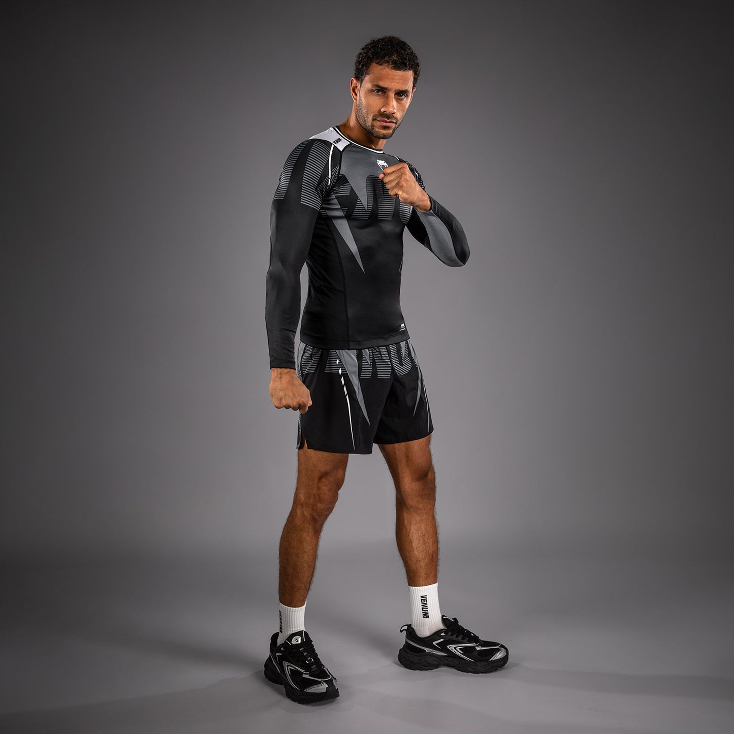 Venum Adrenaline Lange Mouwen Rashguard – Zwart/Zilvergrijs