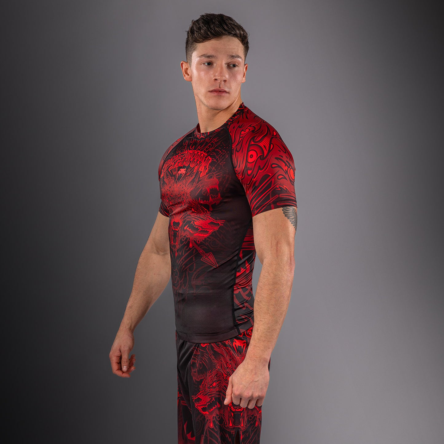Venum Wolf Atak Rashguard met korte mouwen – Zwart/Rood
