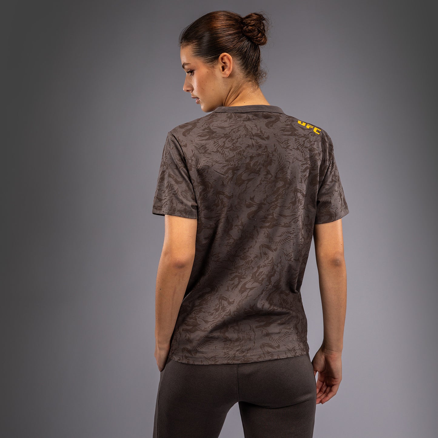 UFC Fusion by Venum Fight Week Katoenen Korte Mouwen T-shirt voor Dames - Earthen Brown