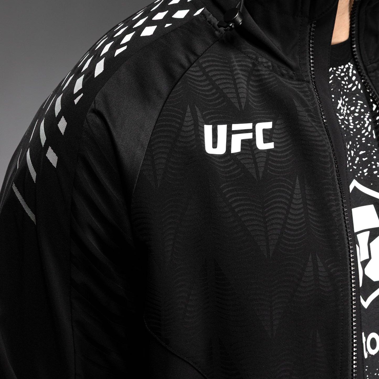 UFC Zenith by Venum Authentic Fight Night Walkout Hoodie Heren - Zwart