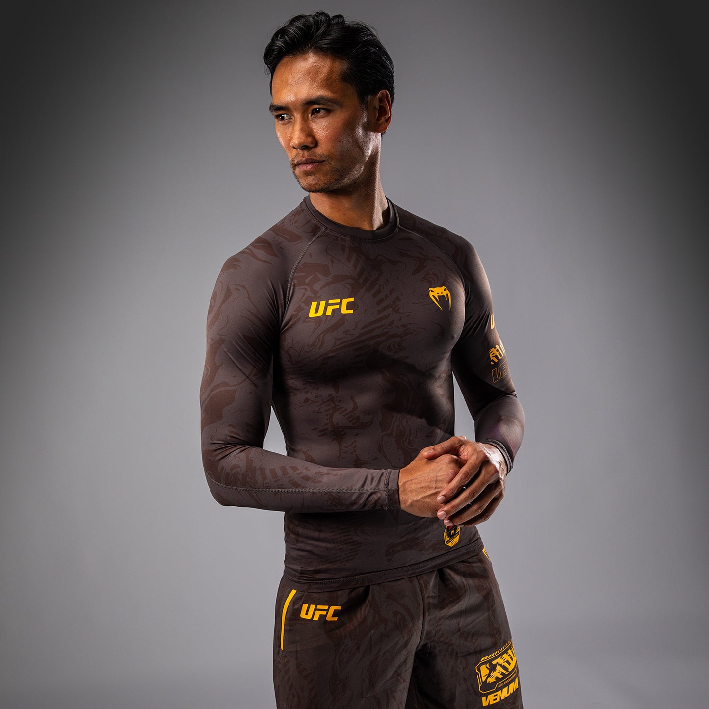 UFC Fusion by Venum Fight Week Performance Rashguard met Lange Mouwen voor Heren - Earthen Brown