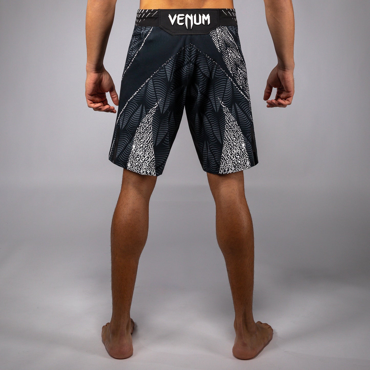 UFC Zenith by Venum Authentic Fight Night Long Fit Fight Short Heren Personalized - Zwart