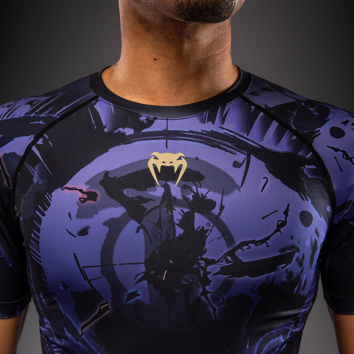 Jujutsu Kaisen x Venum Gojo Rashguard met korte mouwen – Paars