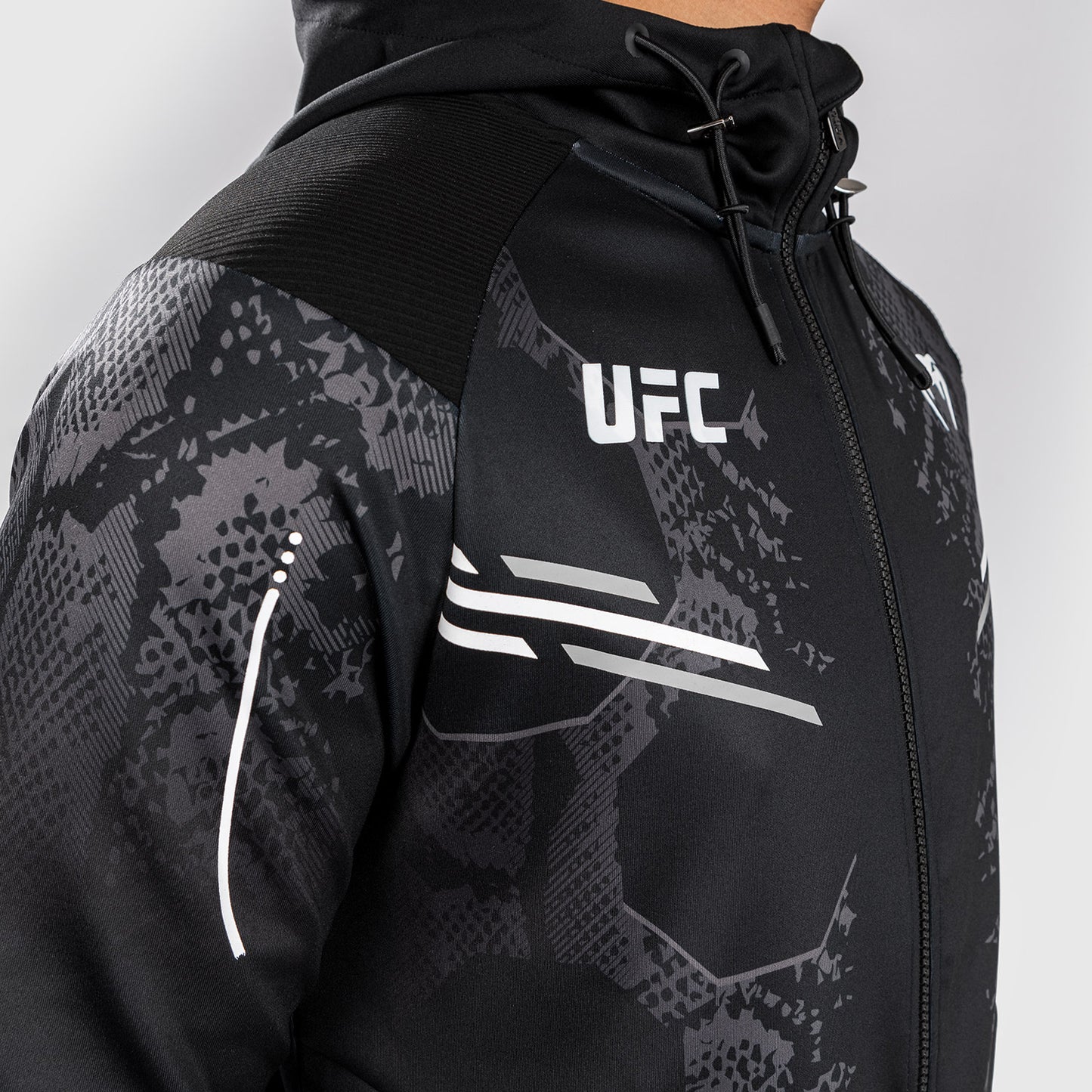 UFC Adrenaline by Venum Authentic Fight Night Heren capuchon - Zwart