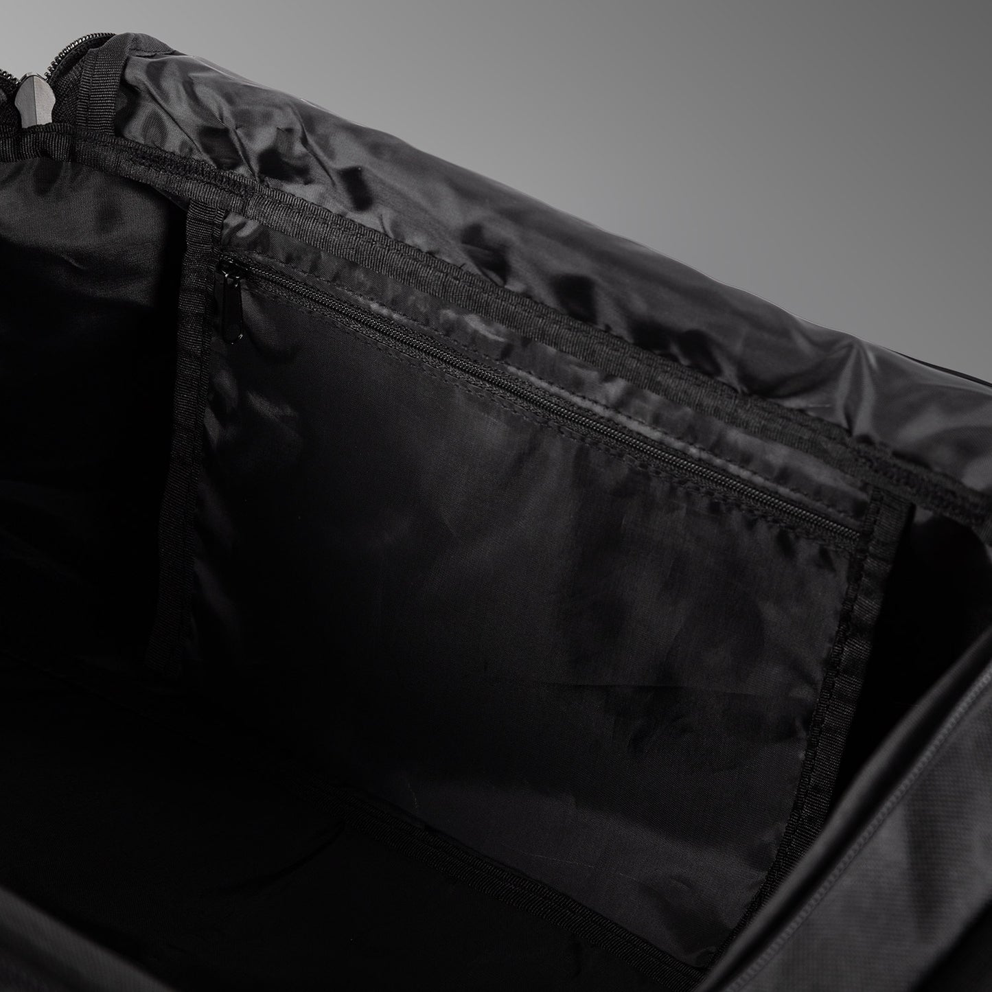 Venum Essential-sporttas (26L) - Zwart