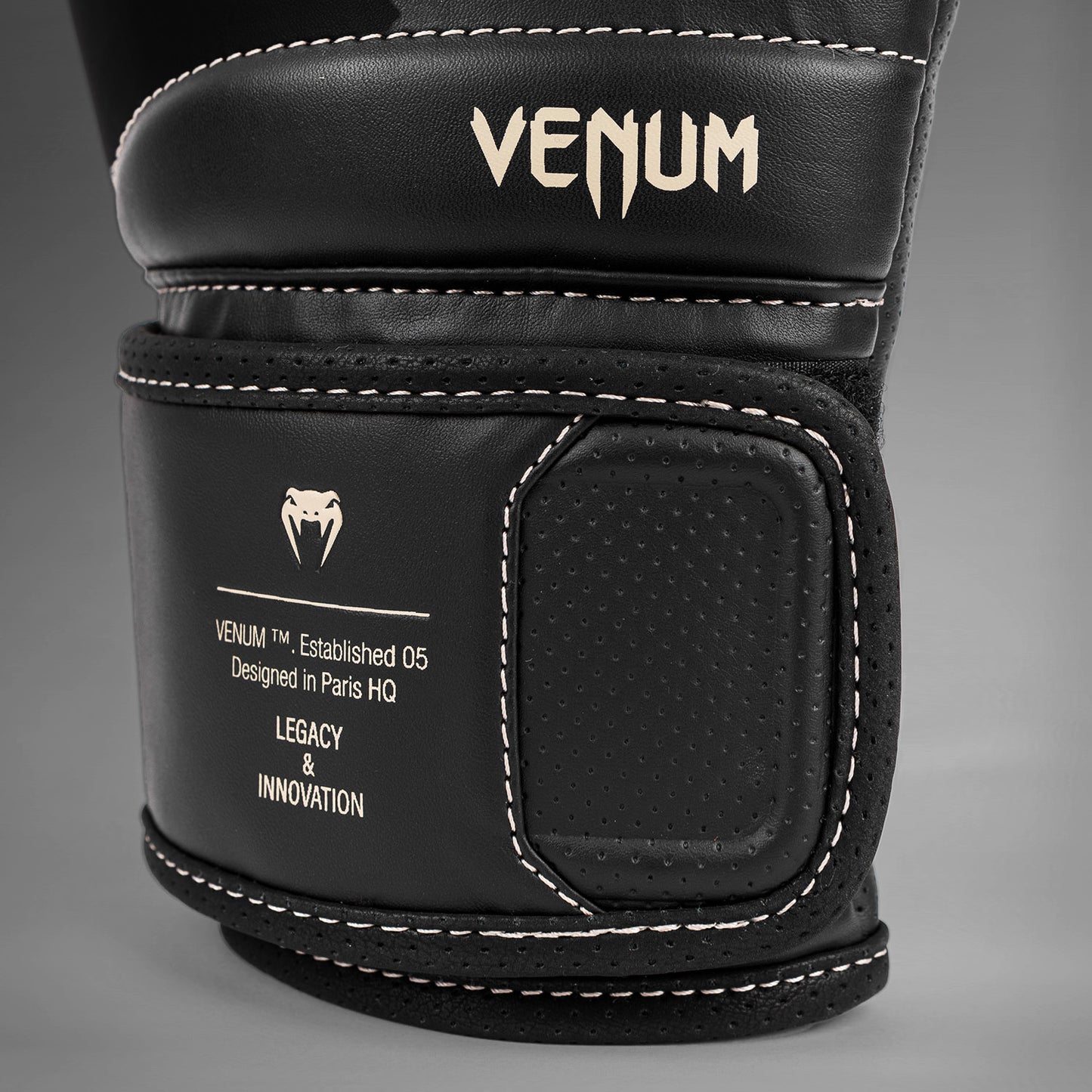 Venum Impact Evo Bokshandschoenen - Zwart
