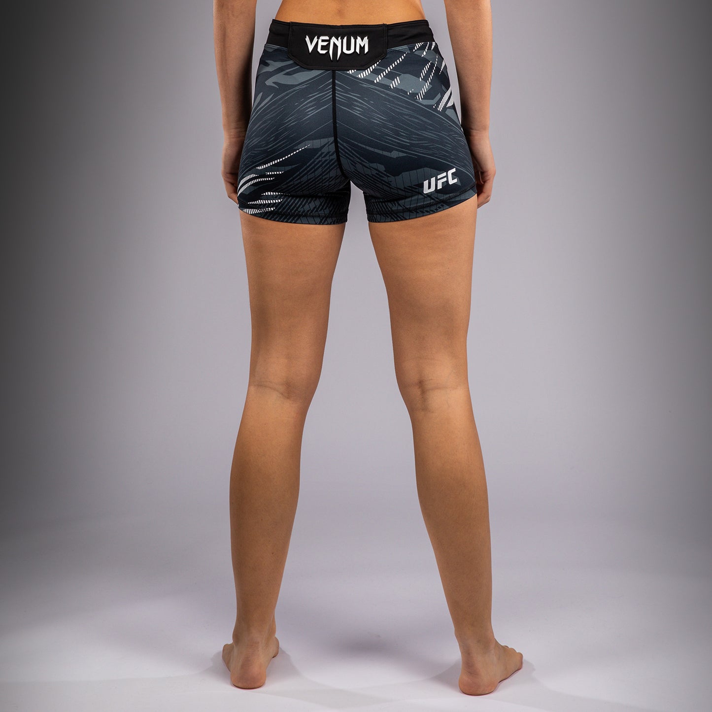 UFC Fusion by Venum Authentic Fight Night Vale Tudo Shorts voor Dames - Kort Fit - Zwart