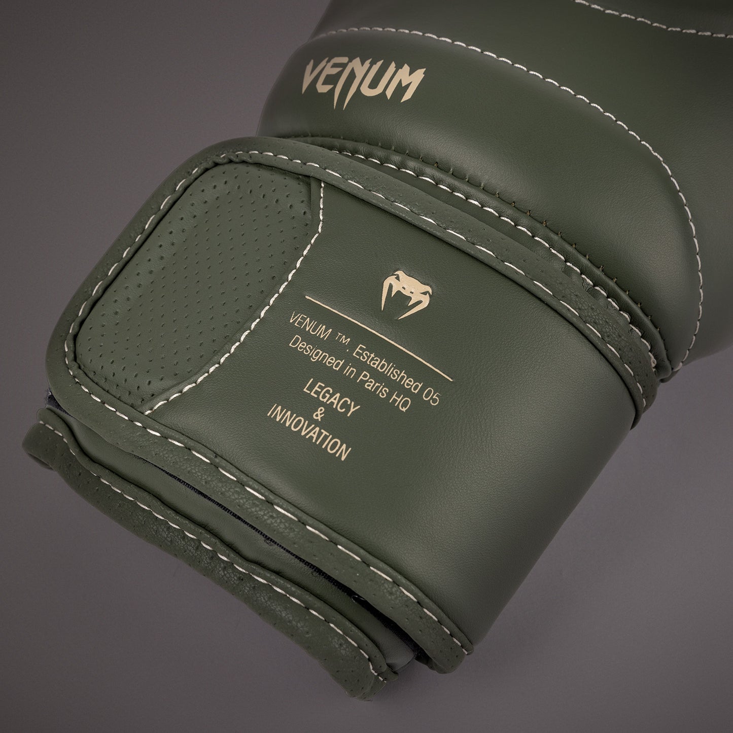 Venum Impact Evo Bokshandschoenen - Militair Groen