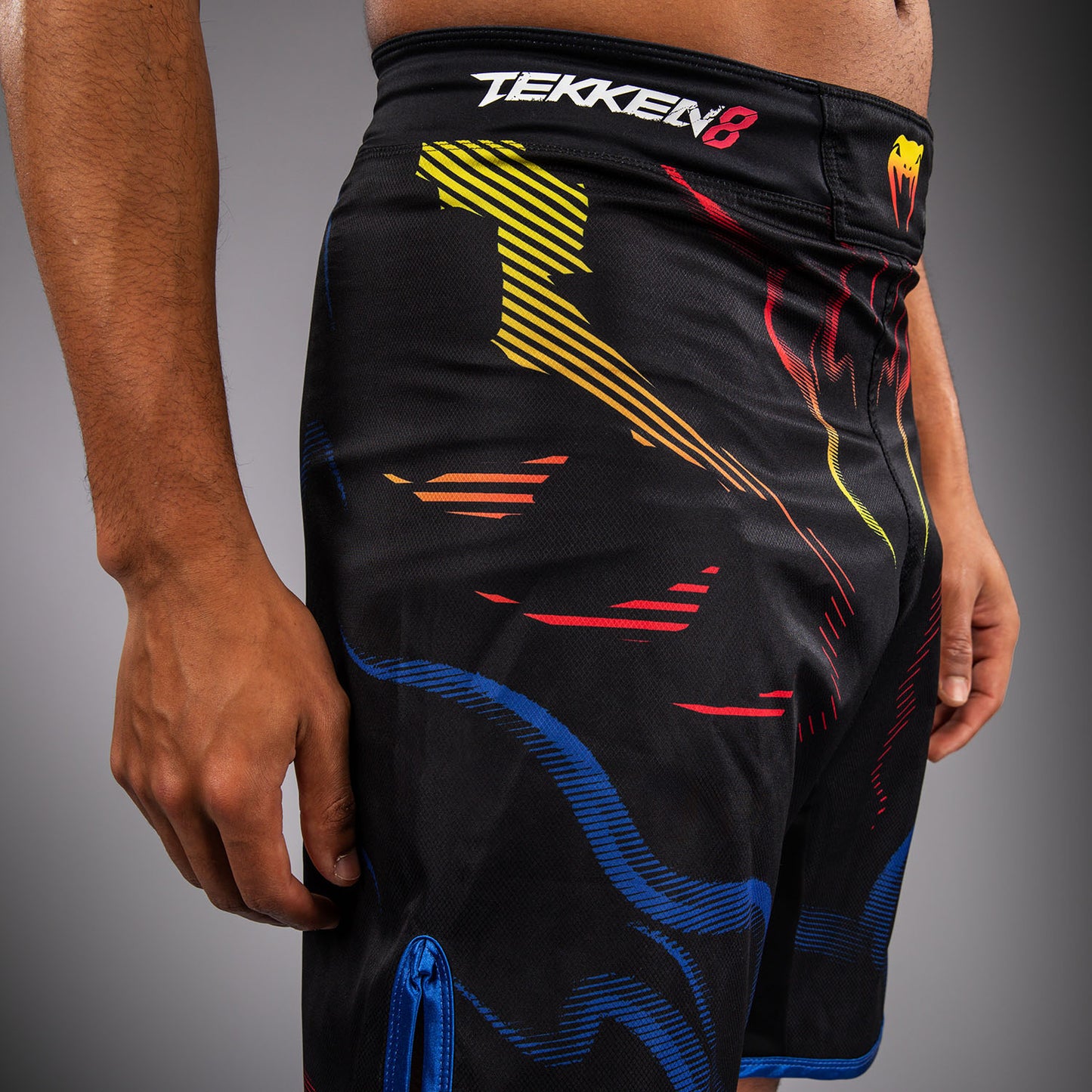 Venum x TEKKEN 8 Fightshorts - Yoshimitsu - Zwart/Oranje