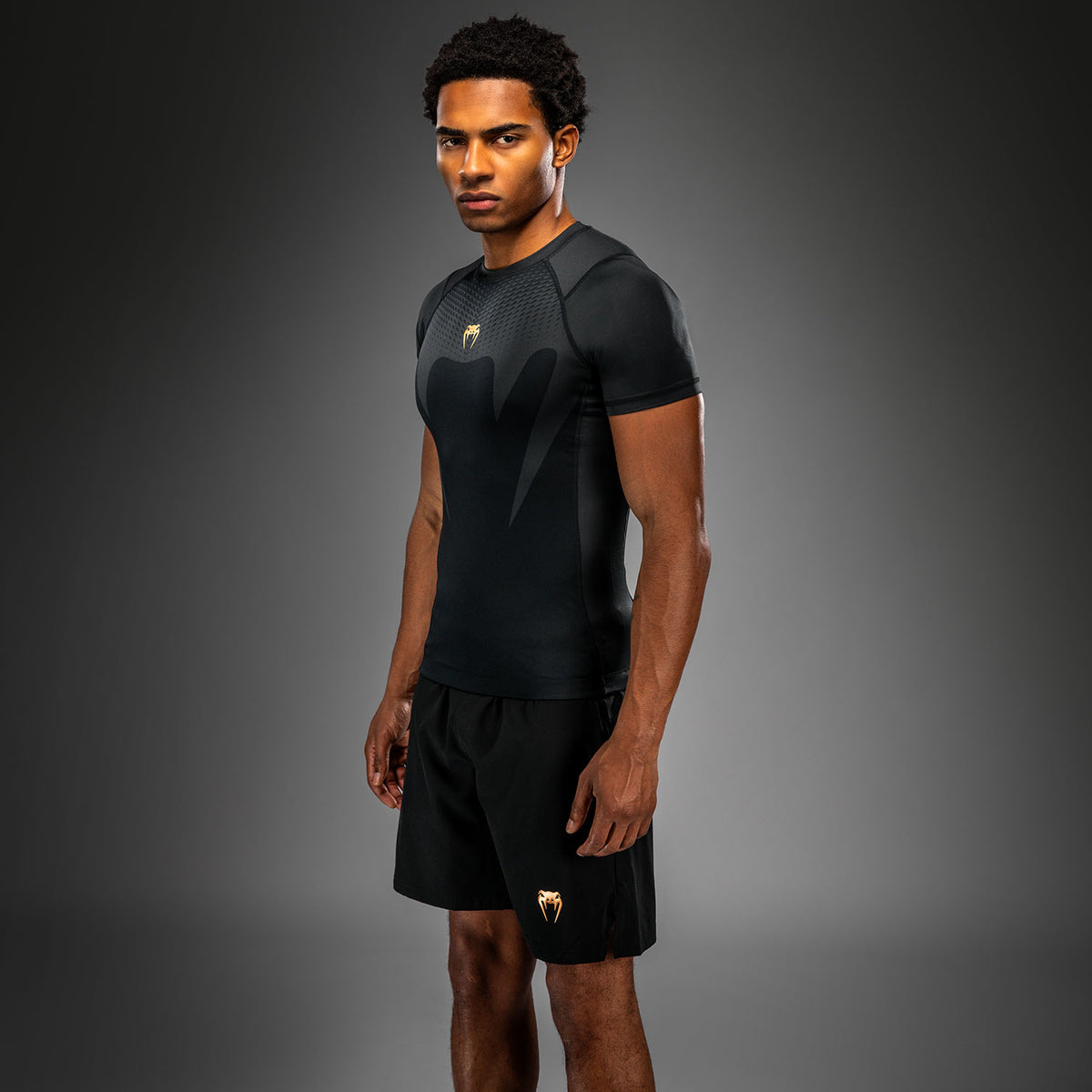 Venum Attack Rashguard met korte mouwen - Zwart/Goud