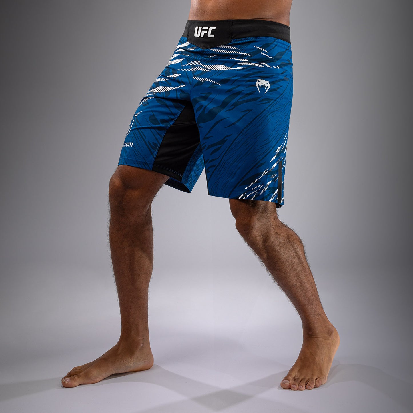UFC Fusion by Venum Authentic Fight Night Fight Shorts voor Heren - Lang Fit - Blauw