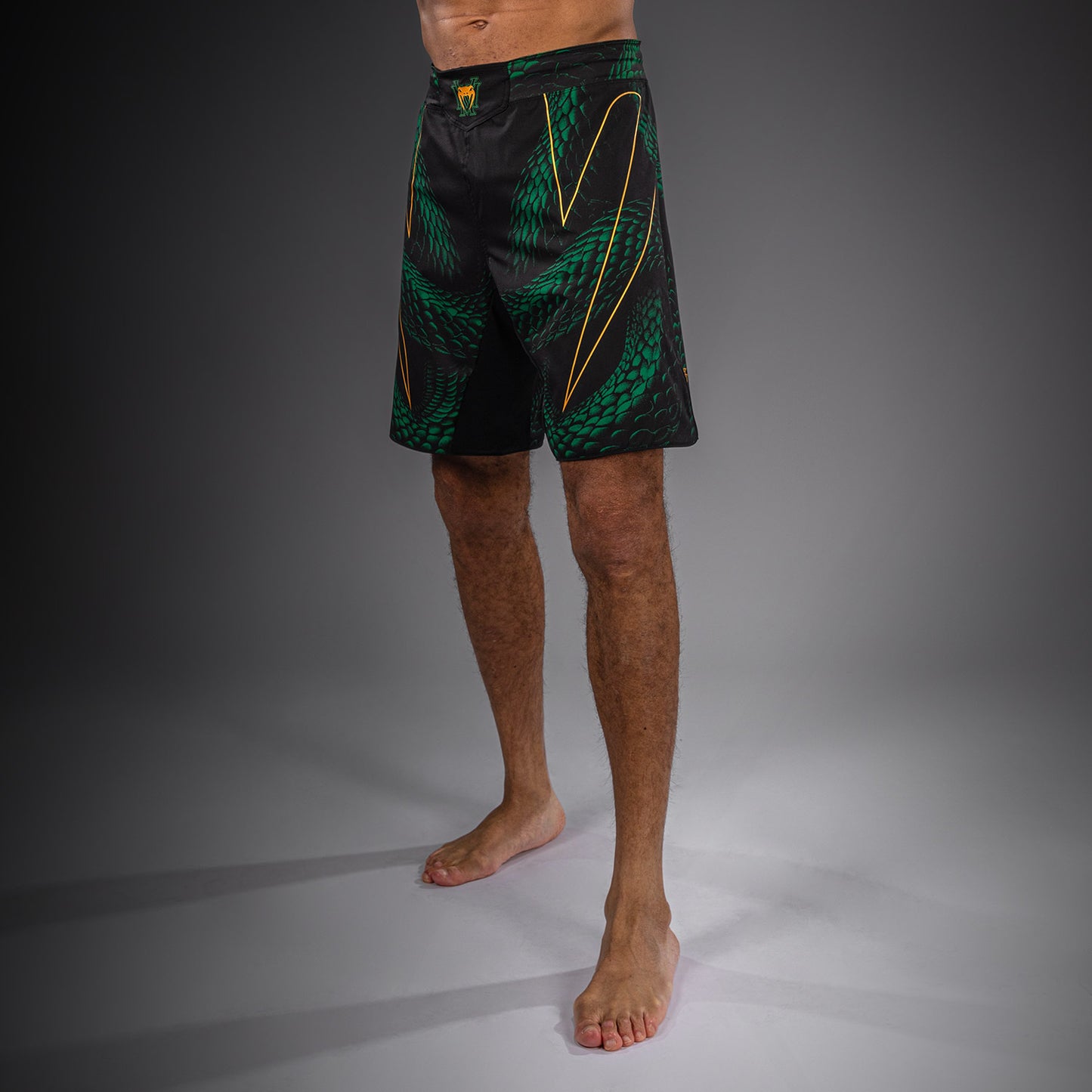 Venum Matupa Fightshorts - Zwart/Groen/Goud