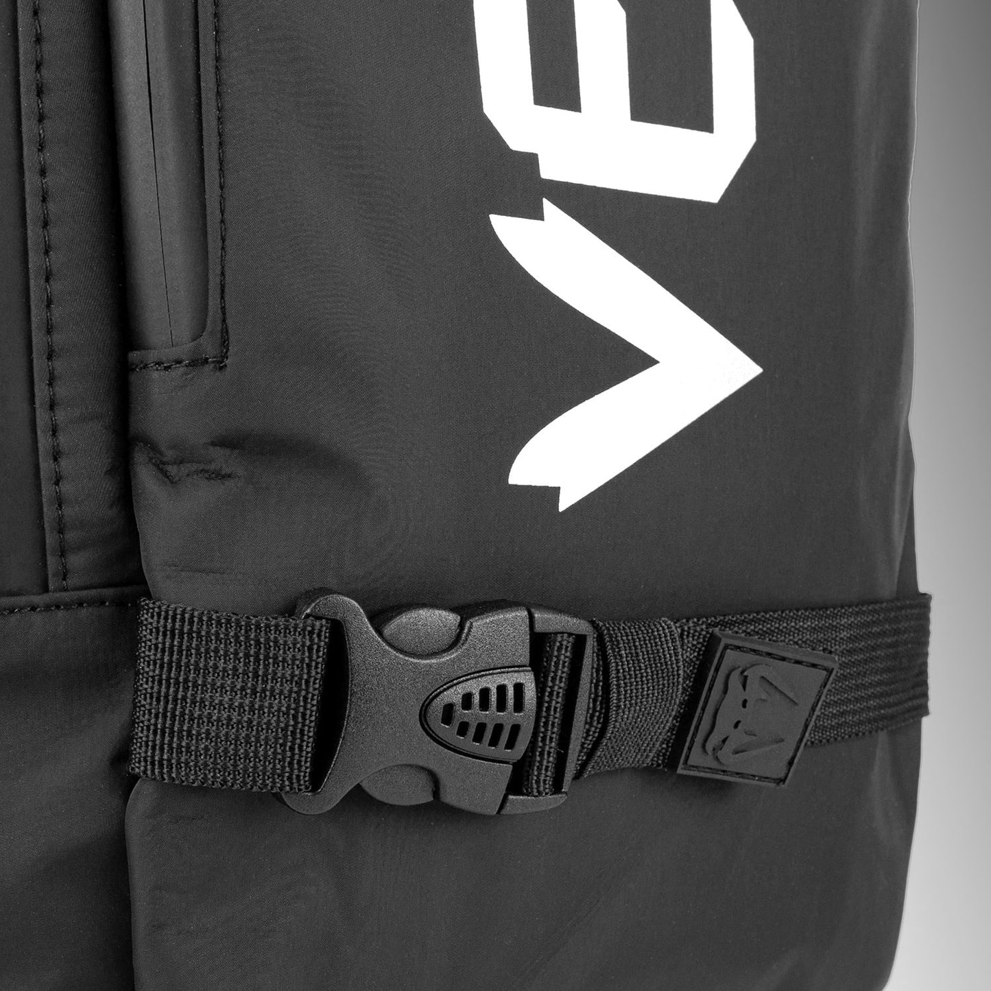 Venum Challenger Pro Evo Rugzak (20-25L) – Zwart/Wit