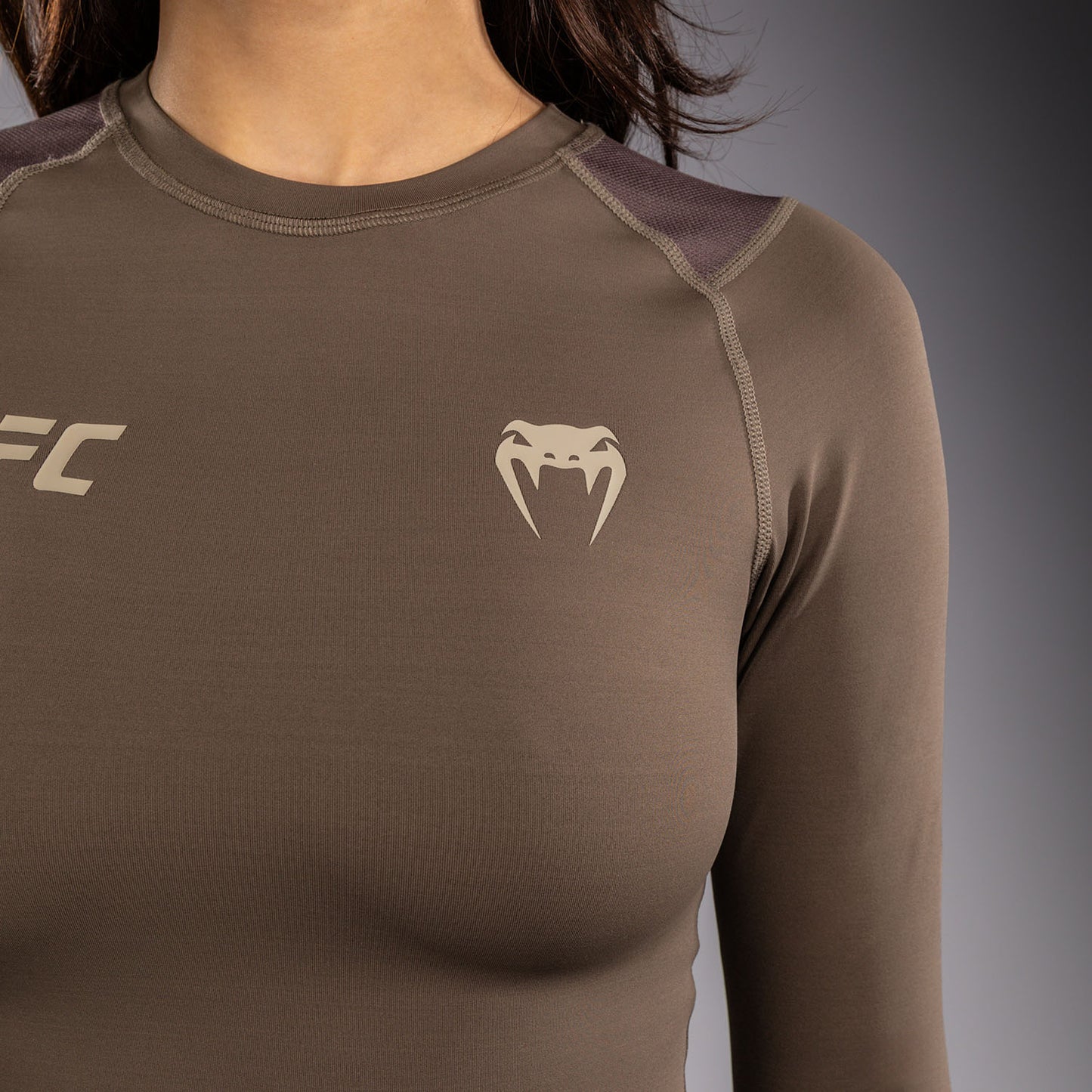 Venum UFC Unity by Venum Authentic Fight Week Dames Technische Rashguard met Lange Mouwen - Bruin