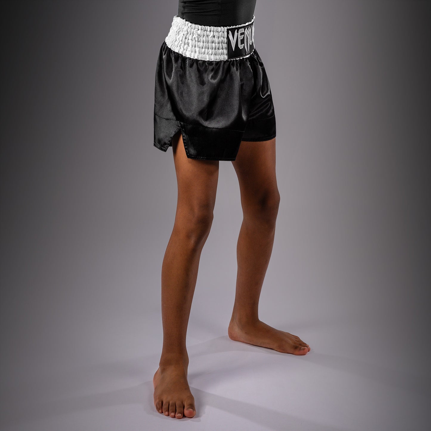 Venum Classic Muay Thai Short voor kinderen – Zwart/Wit