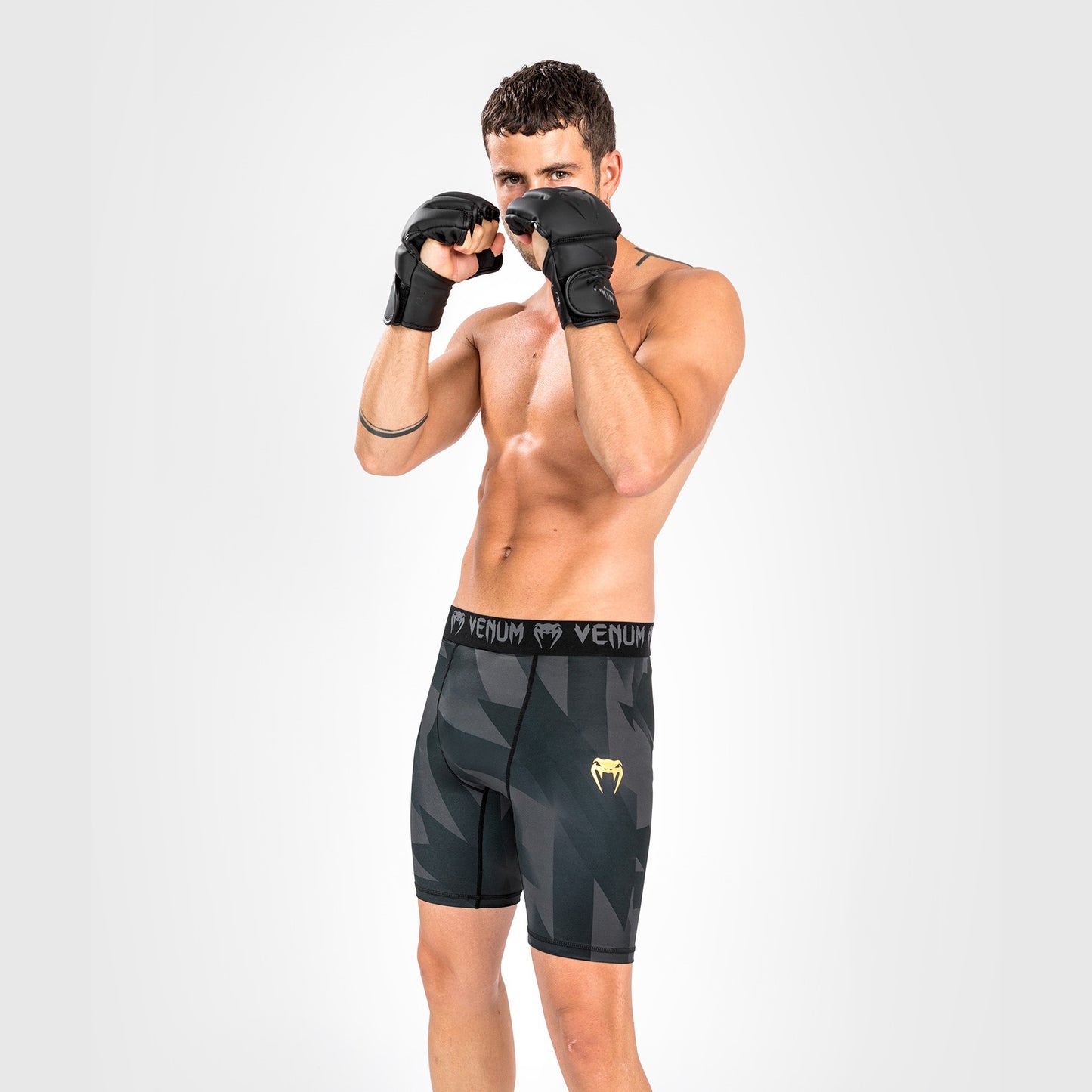 Vale Tudo Venum Razor Short - Zwart/Goud