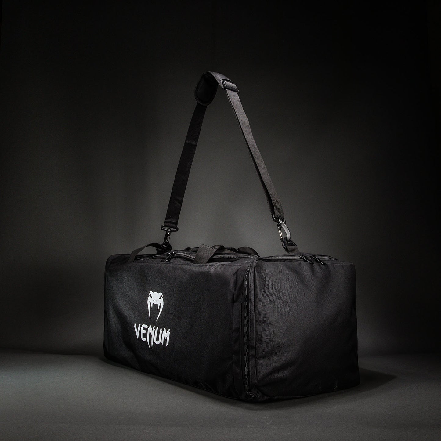 Venum Essential Sporttas (61L) – Zwart
