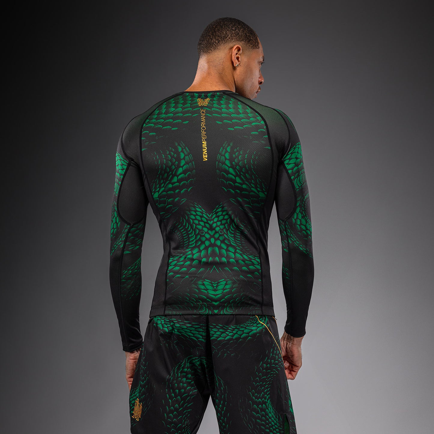 Venum Matupa Rashguard met lange mouwen - Zwart/Groen/Goud