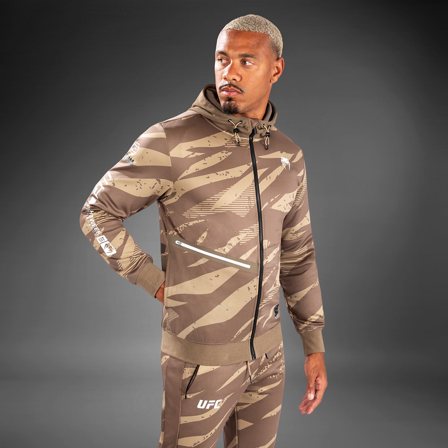 UFC Adrenaline By Venum Fight Week Mannen Hoodie - Desert Camo