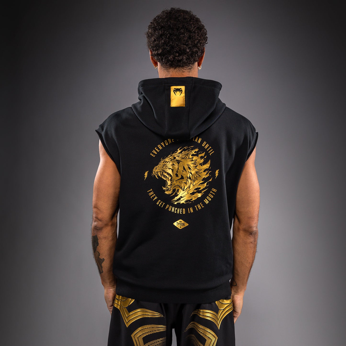 Venum x Mike Tyson Tiger Mouwloze Hoodie - Zwart/Goud