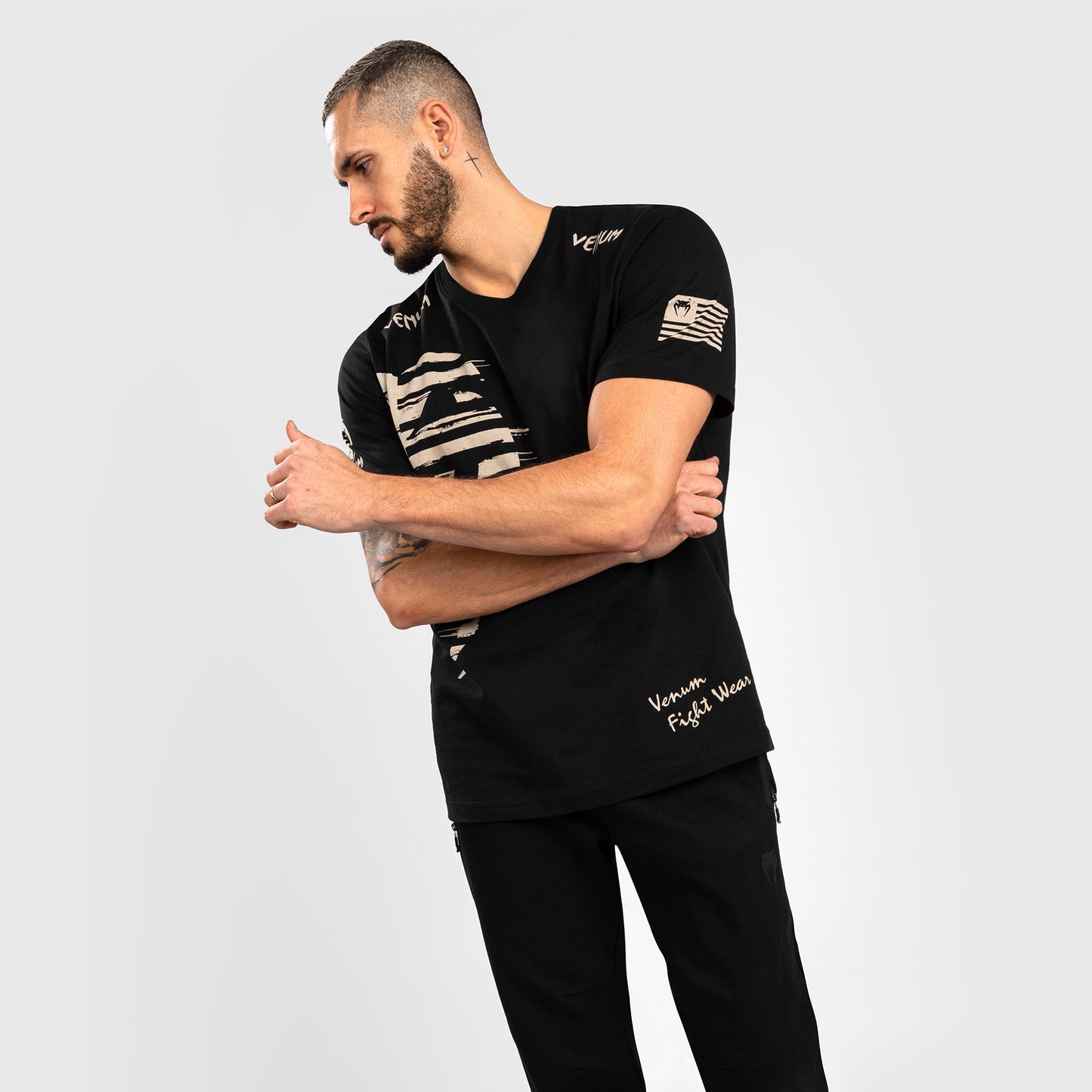 VENUM GIANT USA T-SHIRT - REGULAR FIT - ZWART