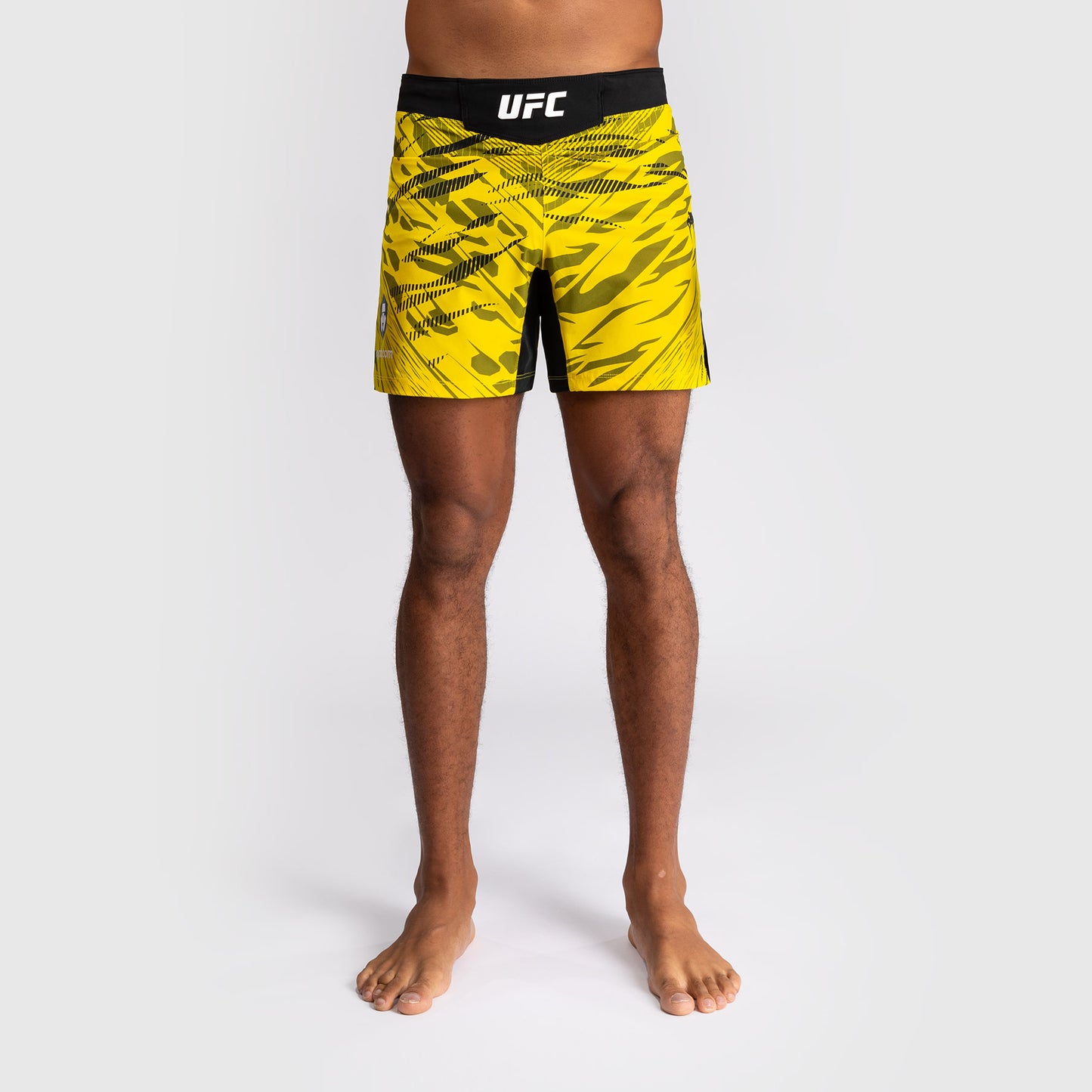 UFC Fusion by Venum Personalized Authentic Fight Night Fight Shorts voor Heren - Kort Fit - Geel