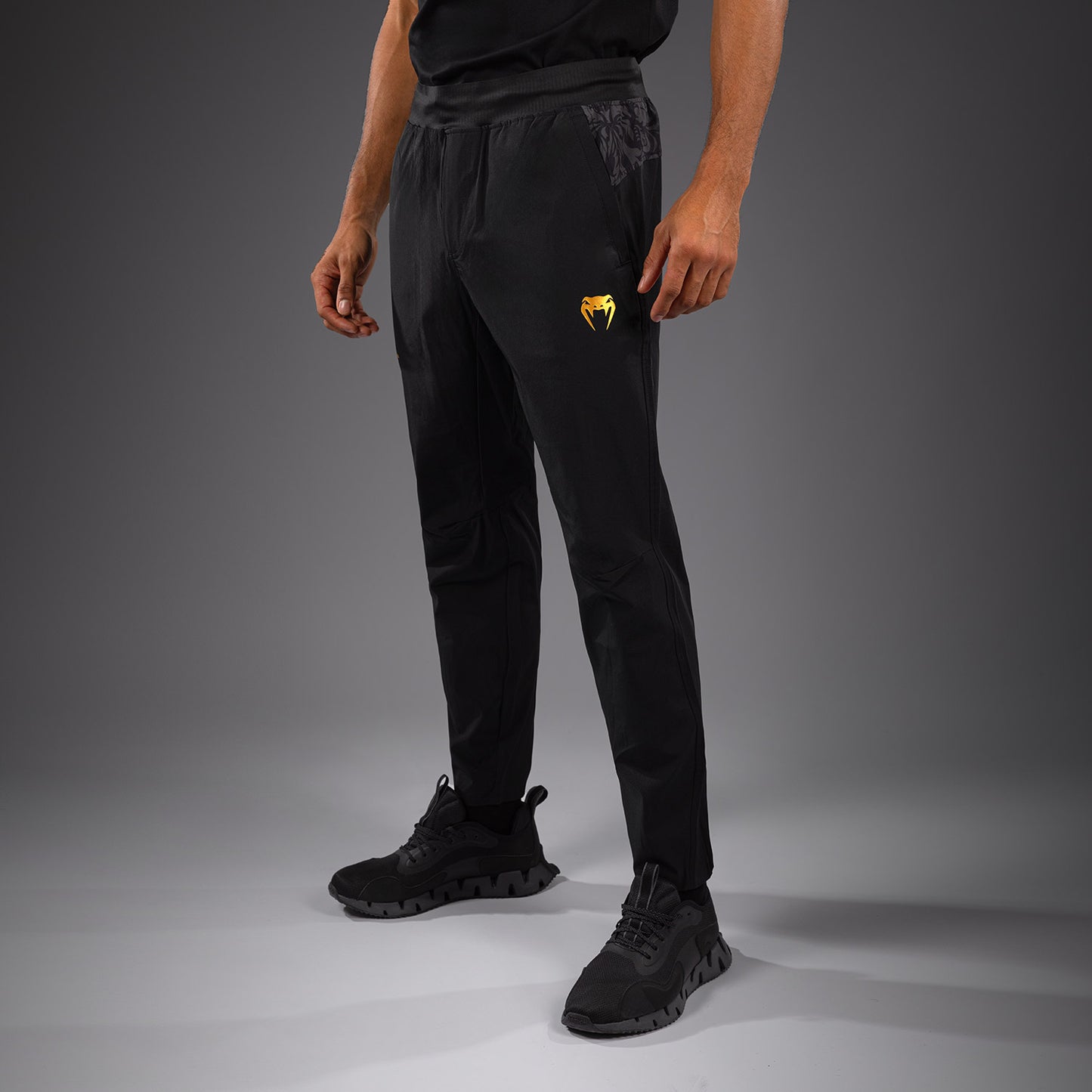 Venum x Topuria Unmatched Edition Joggers - Zwart/Goud