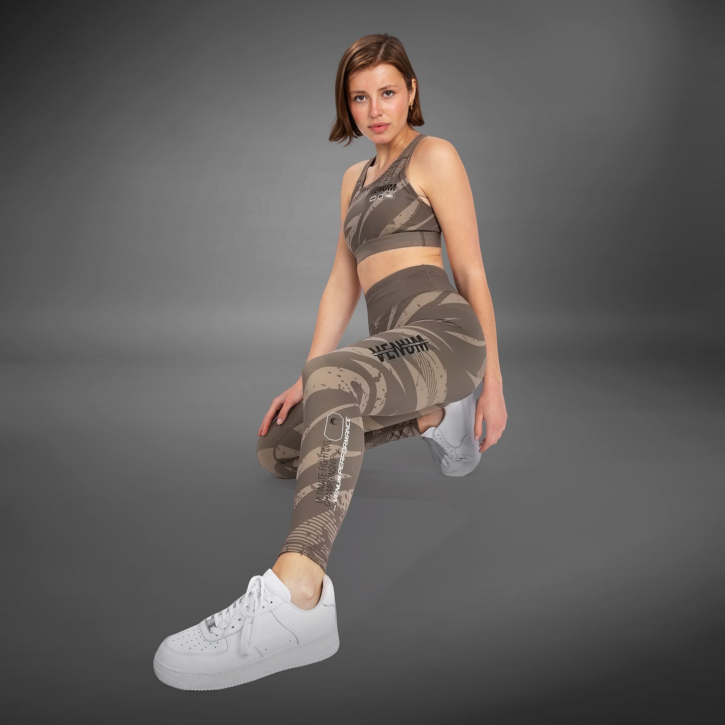 UFC Adrenaline De Venum Fight Week Prestatie Legging Voor Vrouwen - Desert Camo