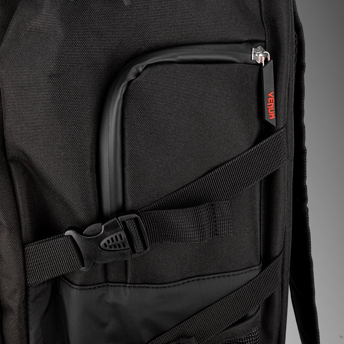 Venum Challenger Xtrem Evo Rugzak (50-63L) – Zwart/Rood