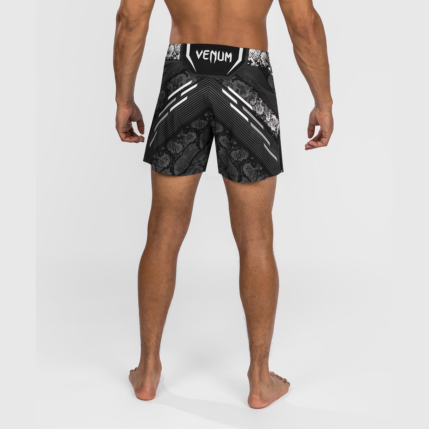UFC Adrenaline by Venum Gepersonaliseerde Authentic Fight Night heren gevechtsshort - Korte pasvorm - Zwart