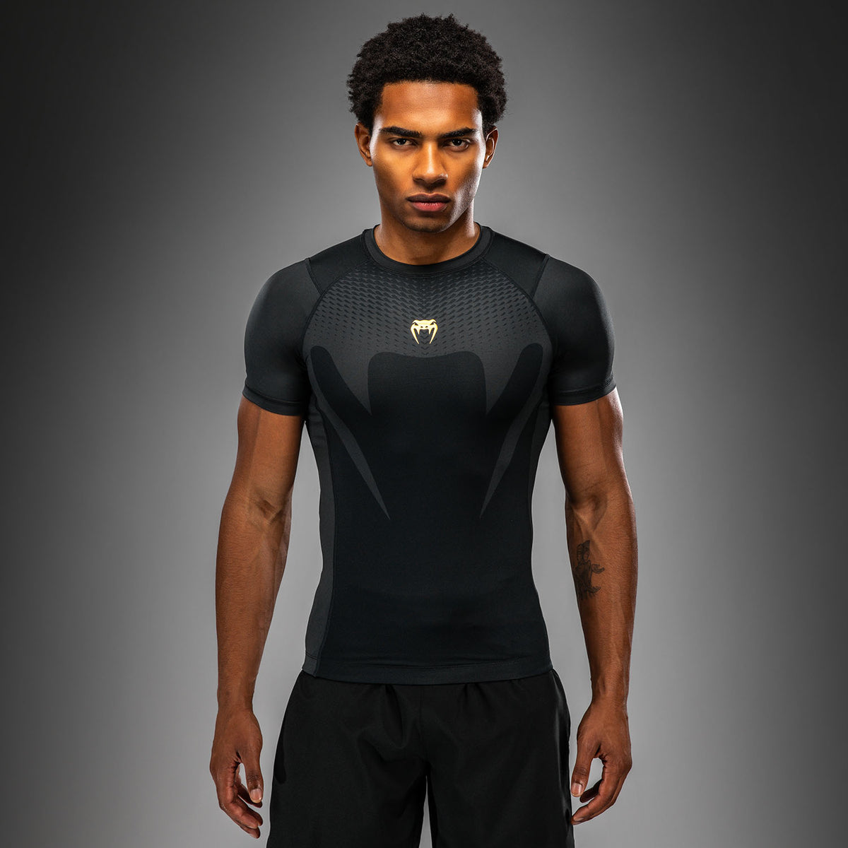 Venum Attack Rashguard met korte mouwen - Zwart/Goud