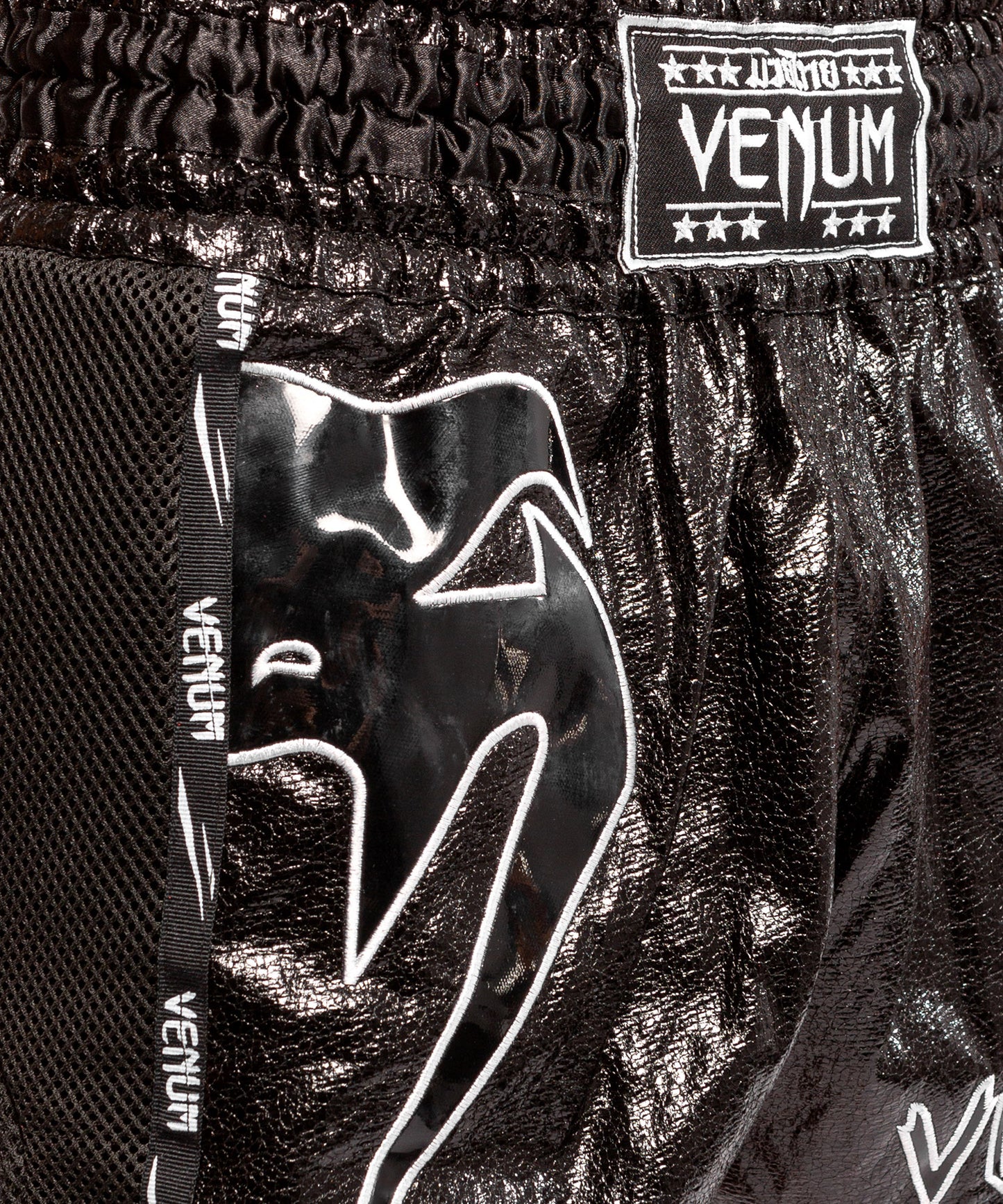 Venum Giant Muay Thai Shorts Infinite - Zwart
