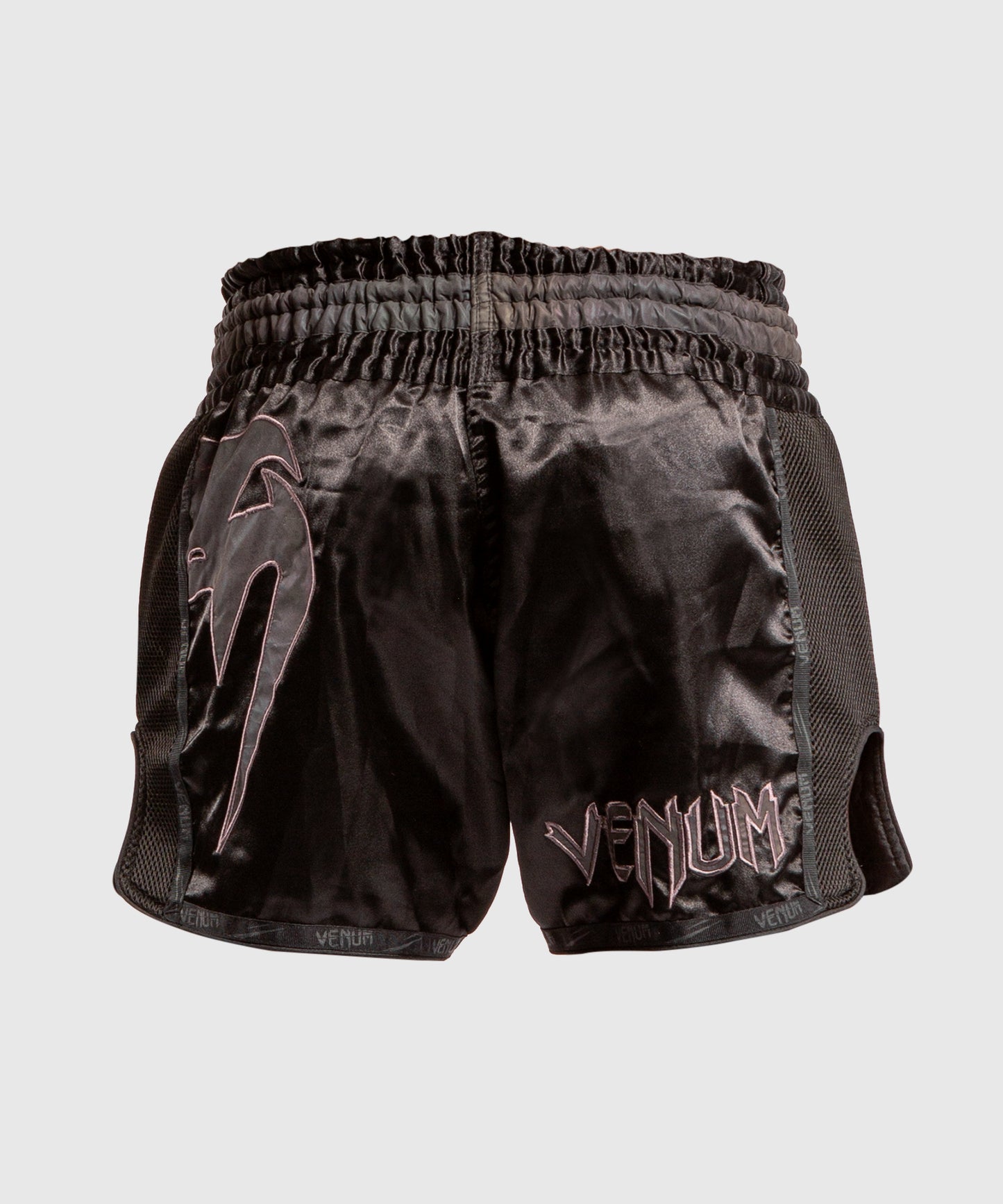 Venum Giant Glow Muay Thai Shorts - Zwart