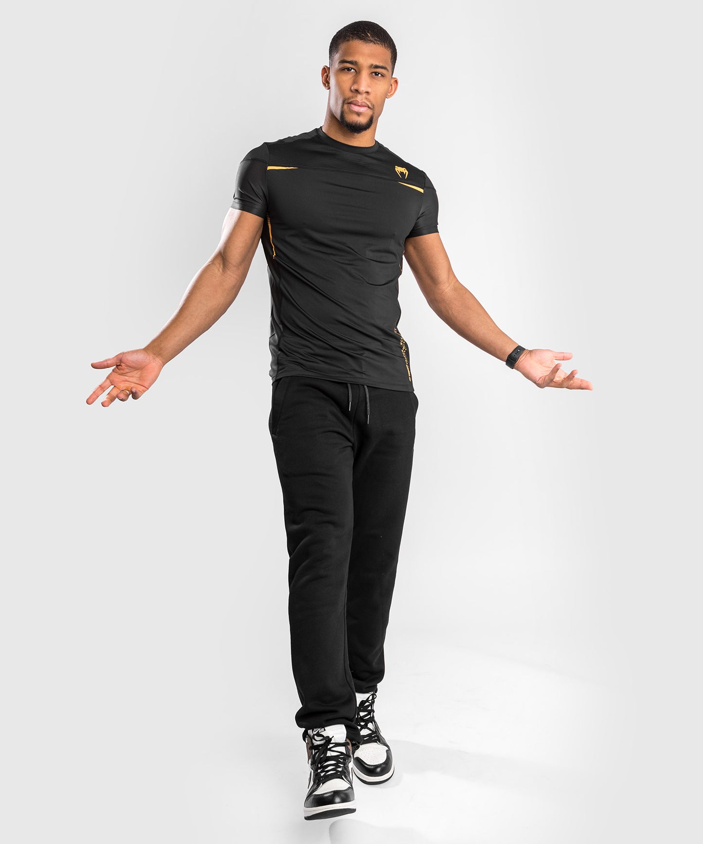 Venum Tempest 2.0 Dry Tech T-shirt - Zwart/Goud