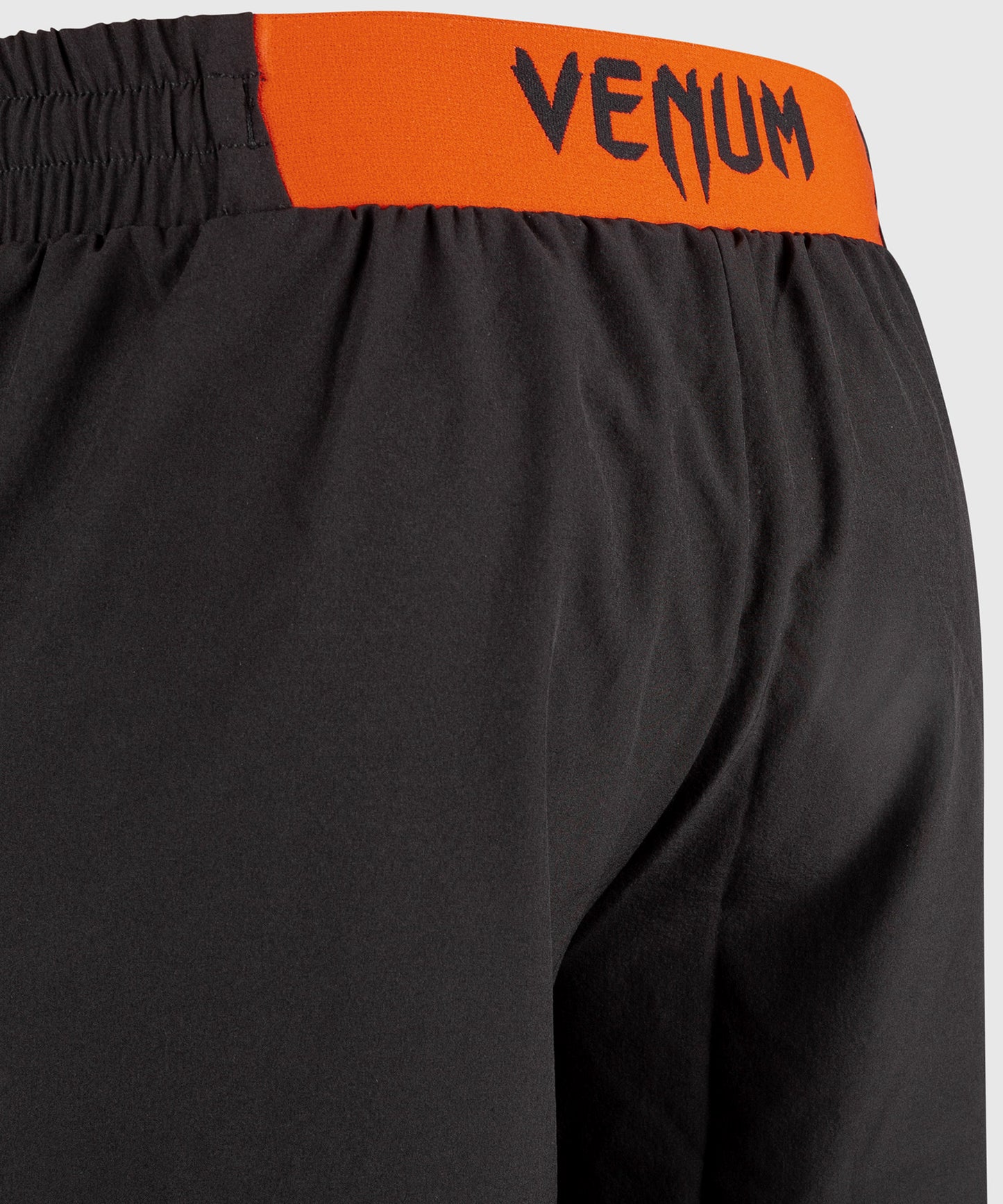 Venum Classic Training Shorts - Zwart/Rood