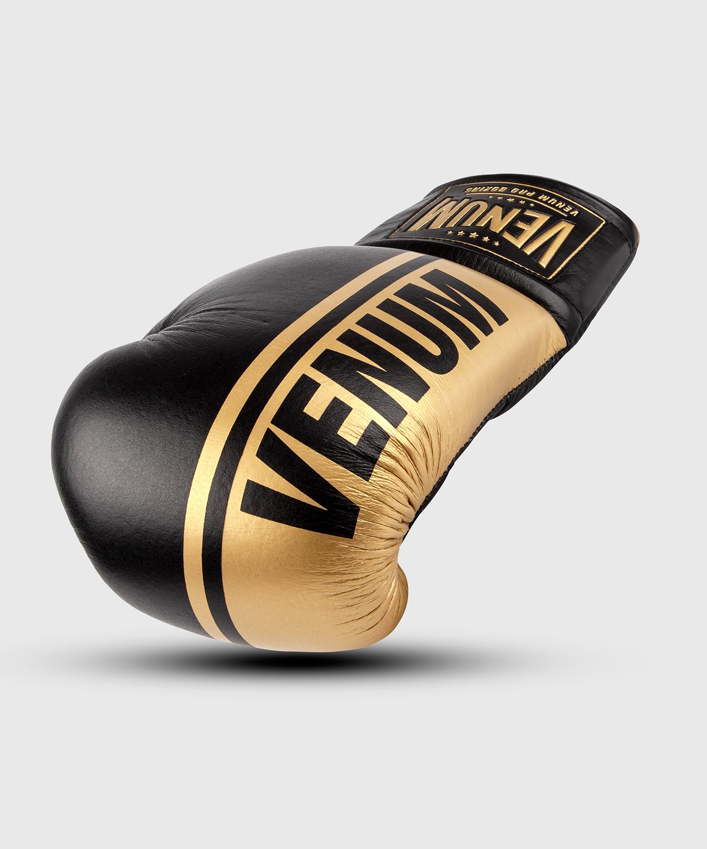 Venum Shield Pro bokshandschoenen - met veters - Zwart/Goud