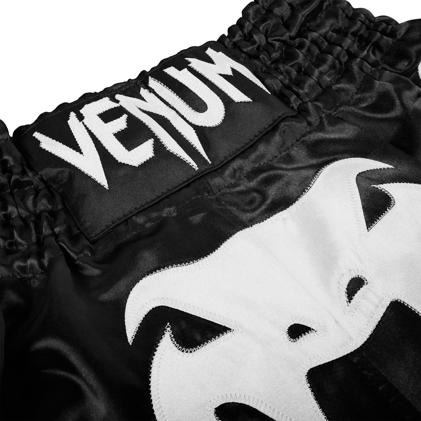 Venum Bangkok Inferno Muay Thai Shorts - zwart/wit