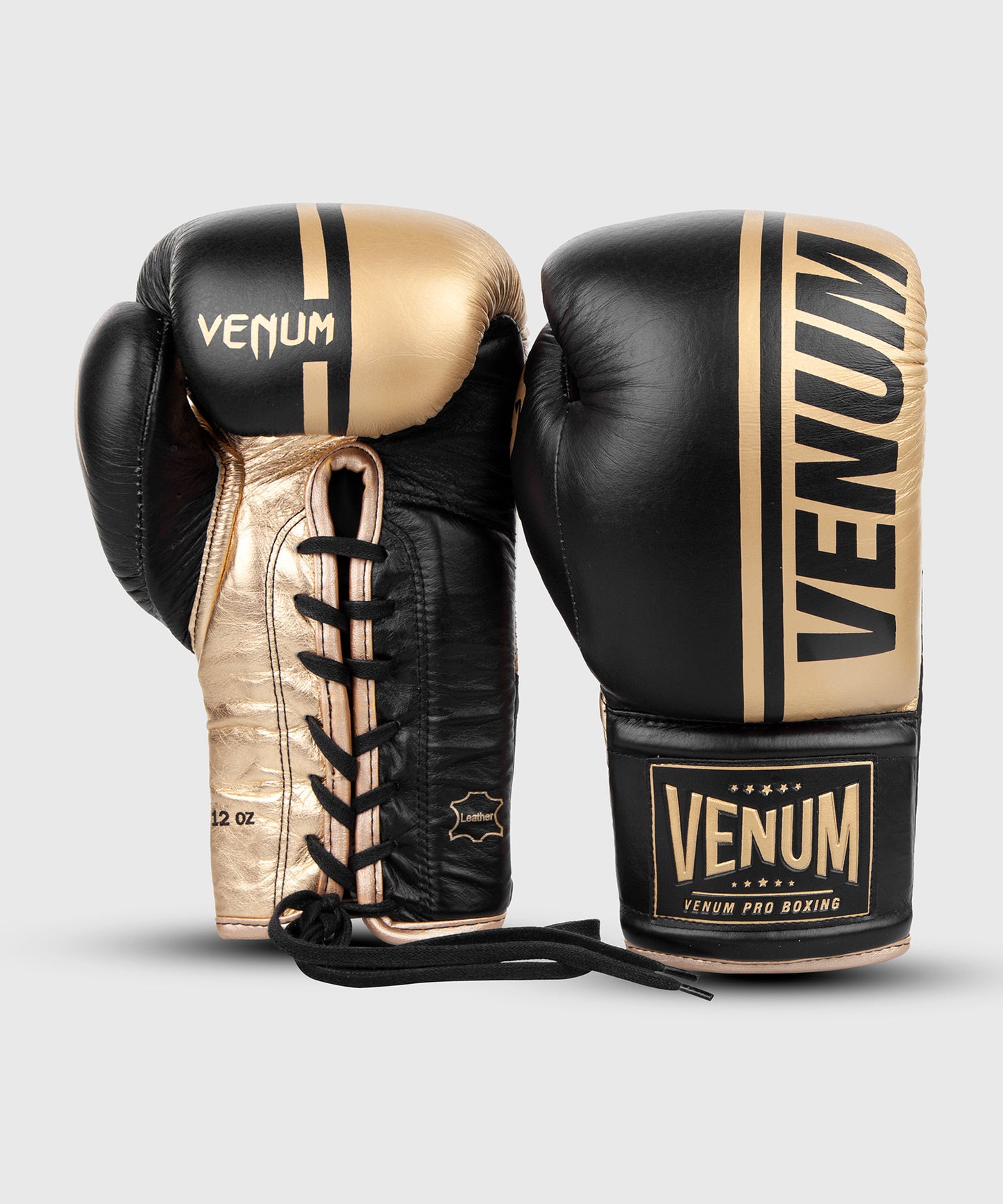 Venum Shield Pro bokshandschoenen - met veters - Zwart/Goud