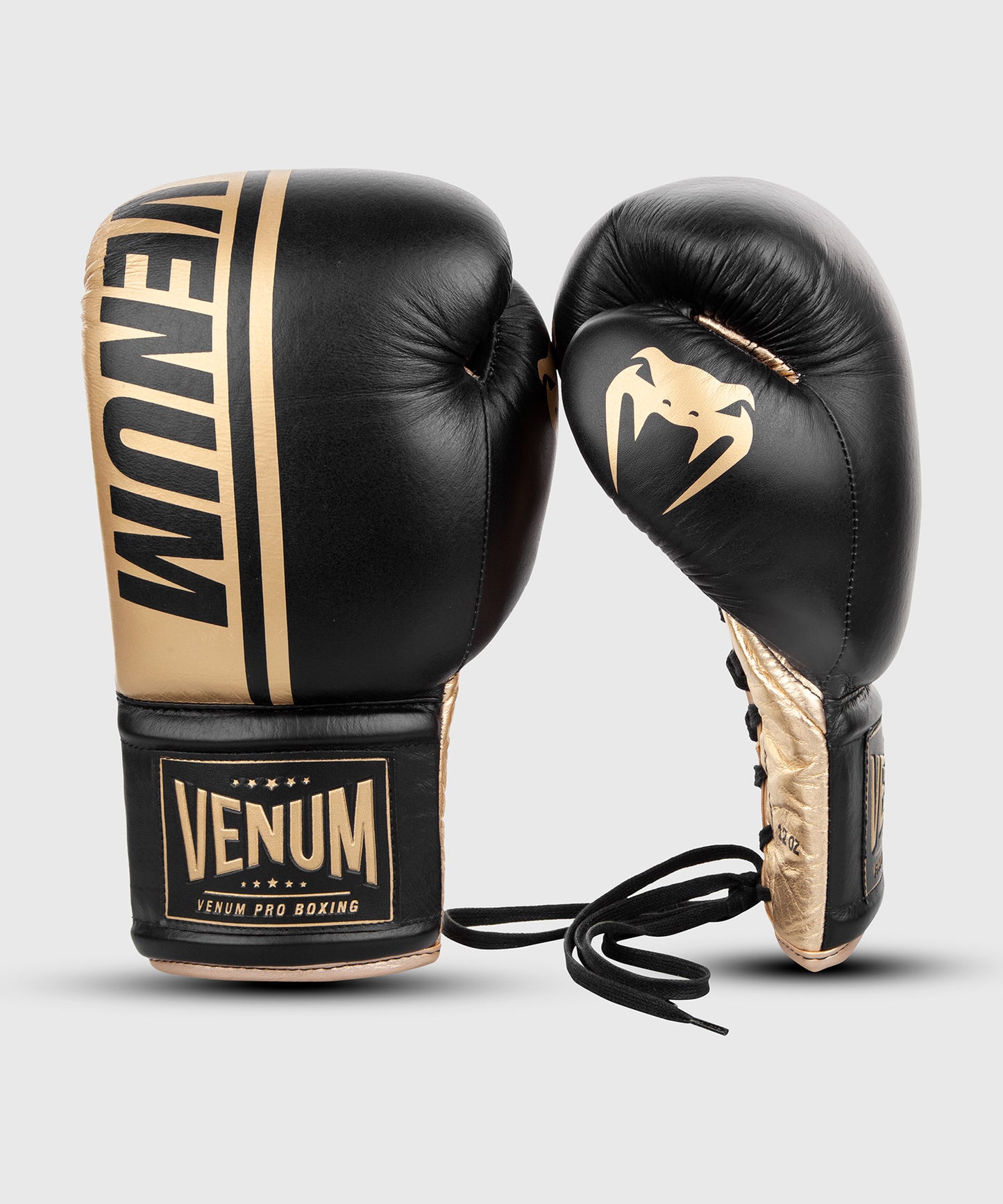 Venum Shield Pro bokshandschoenen - met veters - Zwart/Goud