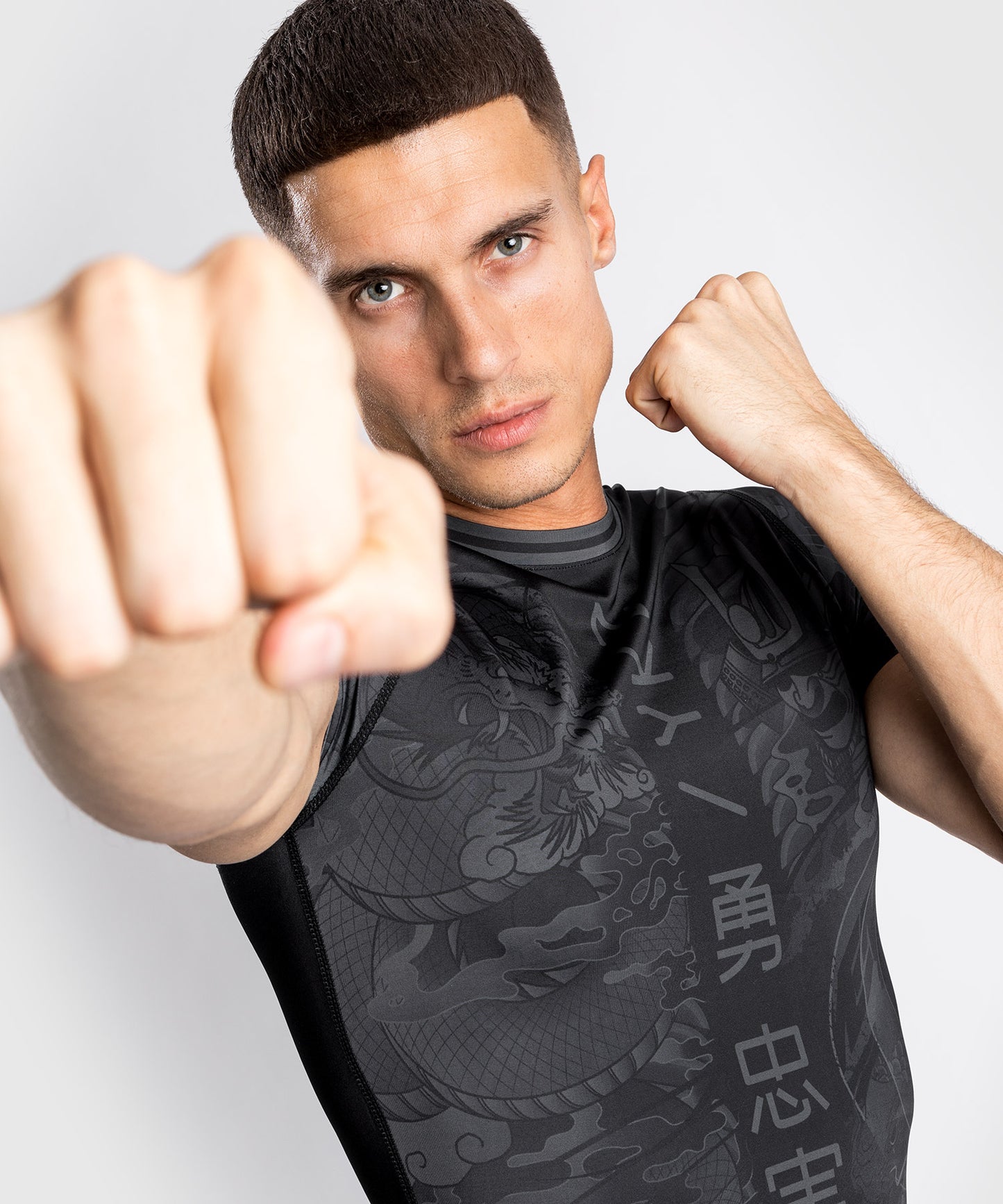 Venum YKZ21 compressie-t-shirt - Korte Mouwen - Zwart/Zwart