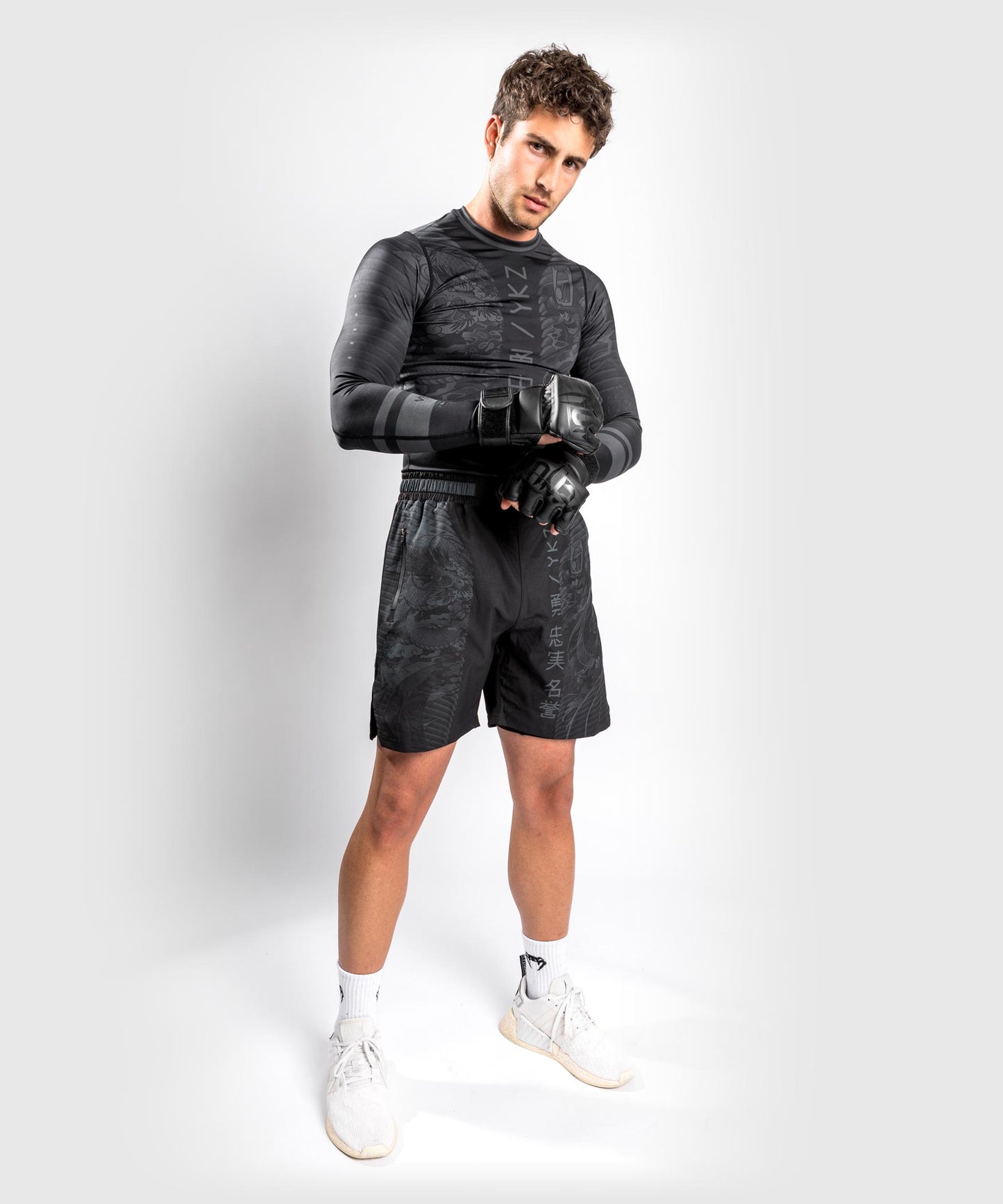 Venum YKZ21 compressie-t-shirt - Lange Mouwen - Zwart/Zwart