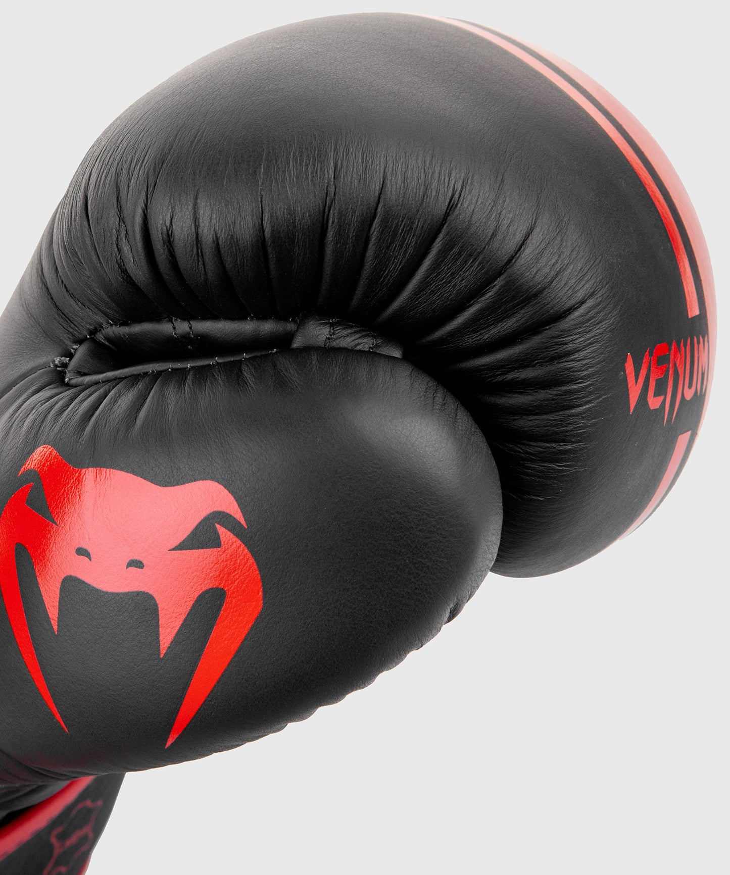 Venum Shield Pro bokshandschoenen klittenband - Zwart/Rood