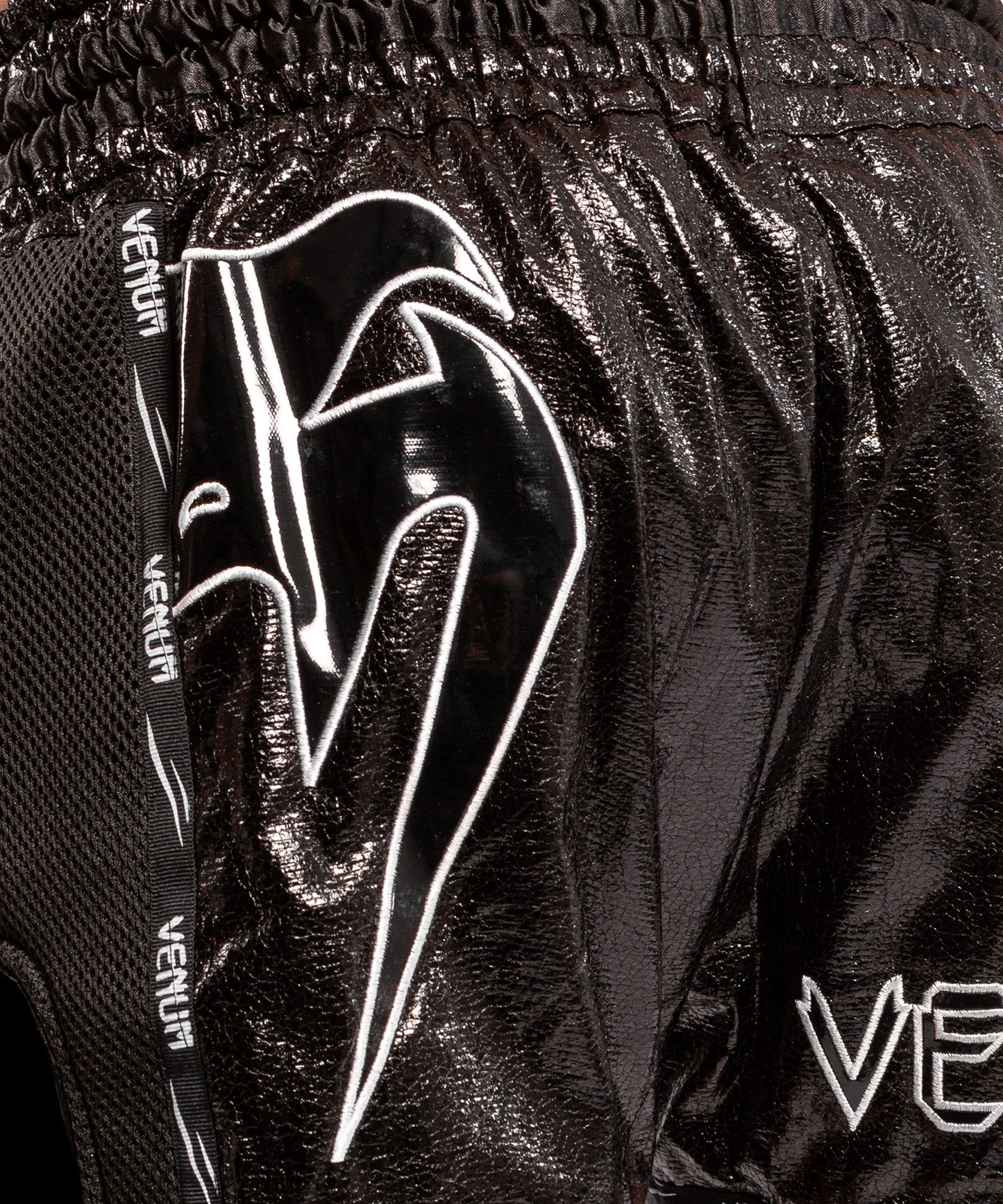 Venum Giant Muay Thai Shorts Infinite - Zwart