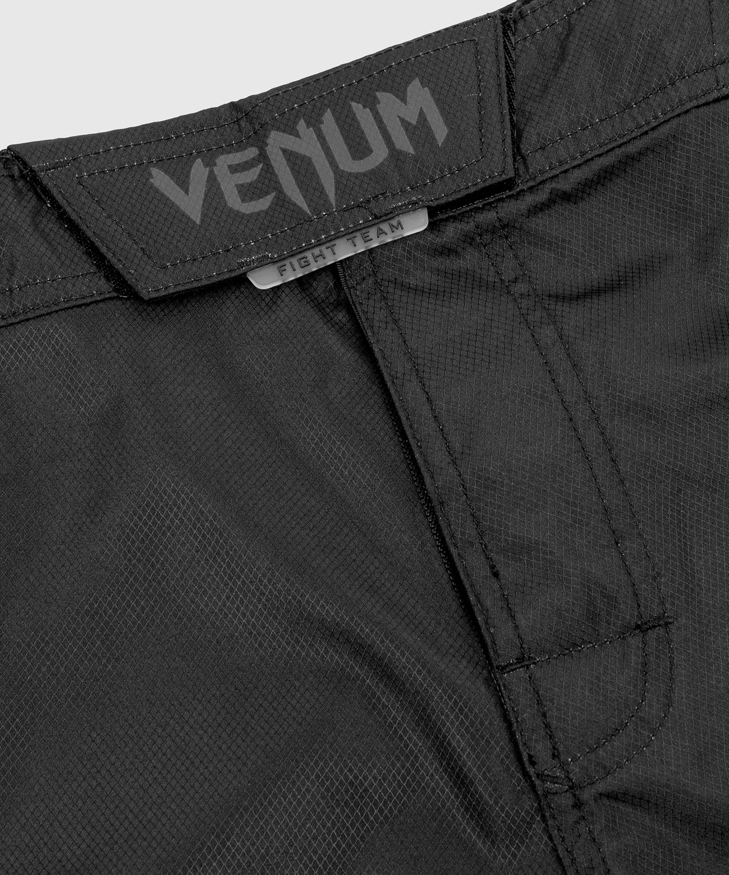 Venum Light 3.0 Vechtshort - Zwart/Donkercamouflage