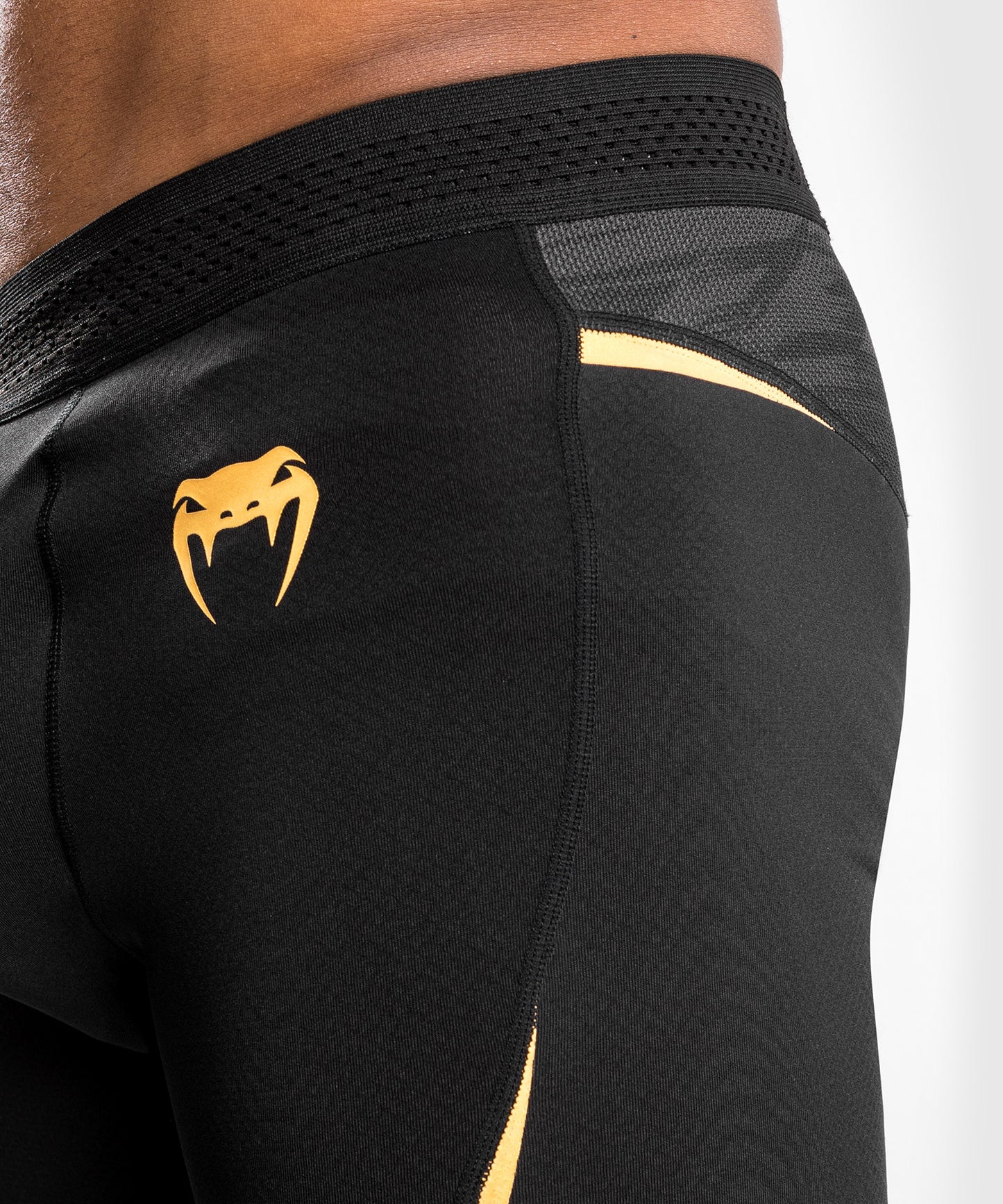 Venum Tempest 2.0 Vale Tudo Shorts - Zwart/Goud