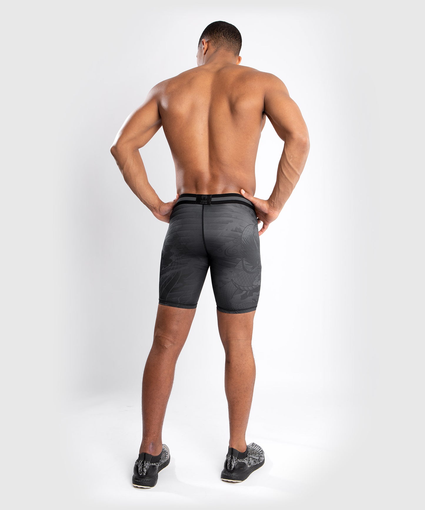 Venum YKZ21 Vale Tudo-short - zwart/zwart