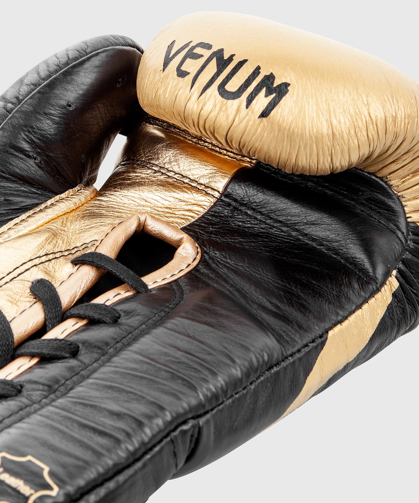 Venum Hammer Pro bokshandschoenen - met veters - Zwart/Goud
